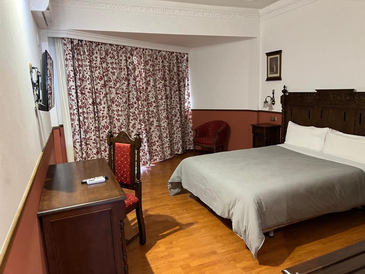 Hotel El Cisne ซาราโกซา ภายนอก รูปภาพ